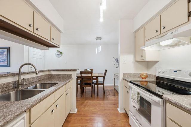 18800 Egret Bay Boulevard 300, Webster, TX 77058