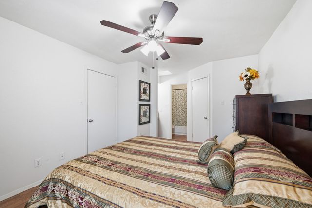 18800 Egret Bay Boulevard 300, Webster, TX 77058