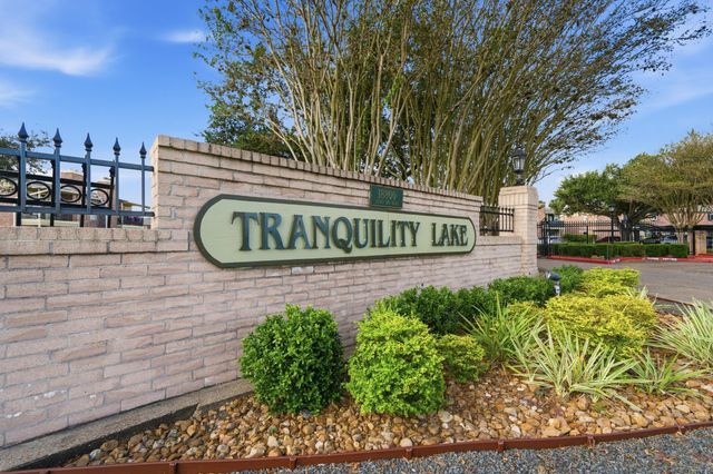 18800 Egret Bay Boulevard 300, Webster, TX 77058