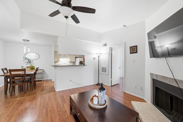 18800 Egret Bay Boulevard 300, Webster, TX 77058