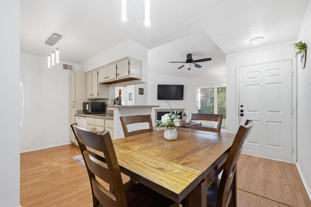 18800 Egret Bay Boulevard 300, Webster, TX 77058