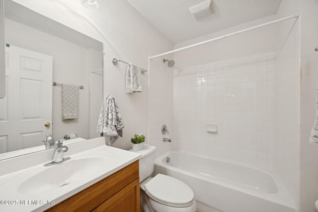 36 CURRANT Avenue, Middleburg, FL 32068