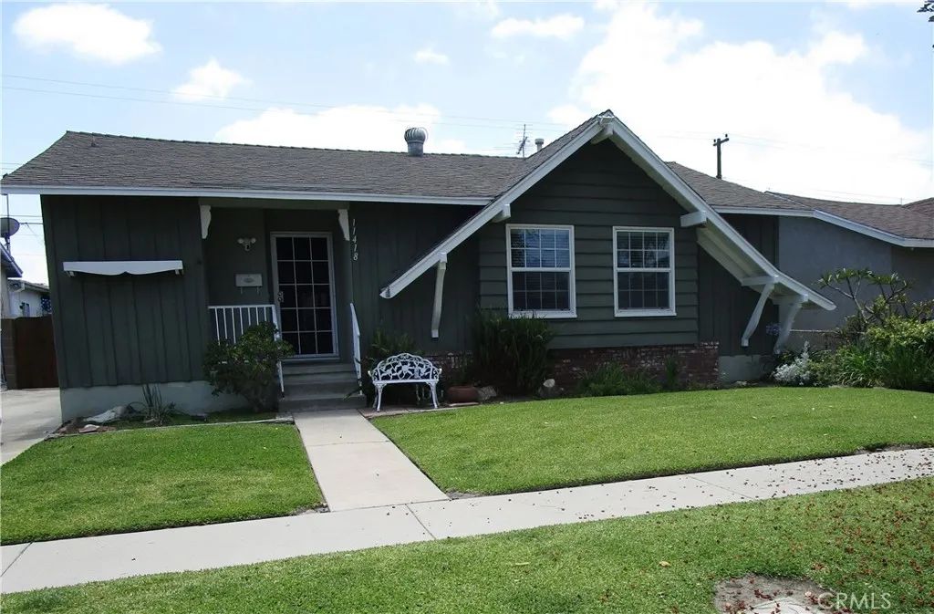 11418 214th, Lakewood, CA 90715