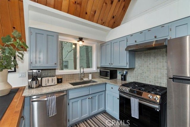 155 Birchwood, Lake Arrowhead, CA 92352