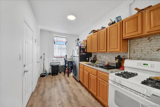 1748 Cross Bronx Expressway, Bronx, NY 10472