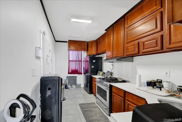 1748 Cross Bronx Expressway, Bronx, NY 10472