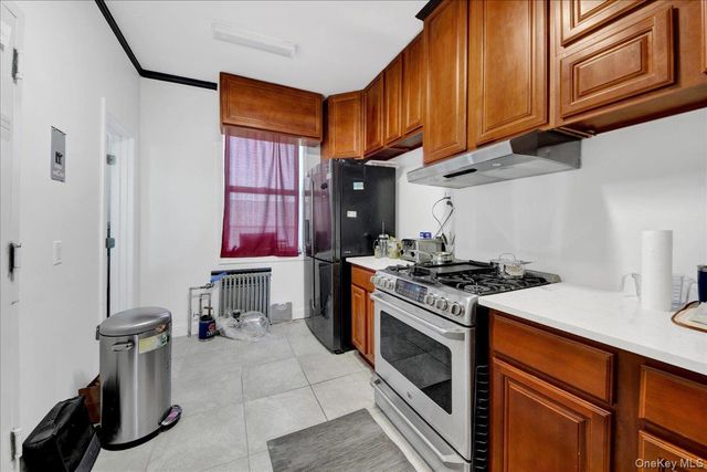 1748 Cross Bronx Expressway, Bronx, NY 10472