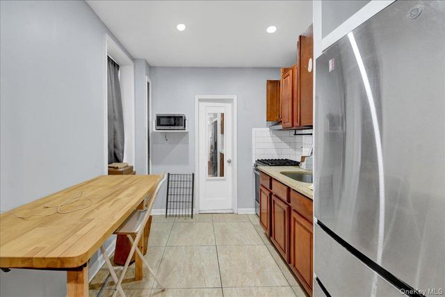 1748 Cross Bronx Expressway, Bronx, NY 10472