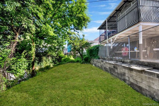 1748 Cross Bronx Expressway, Bronx, NY 10472