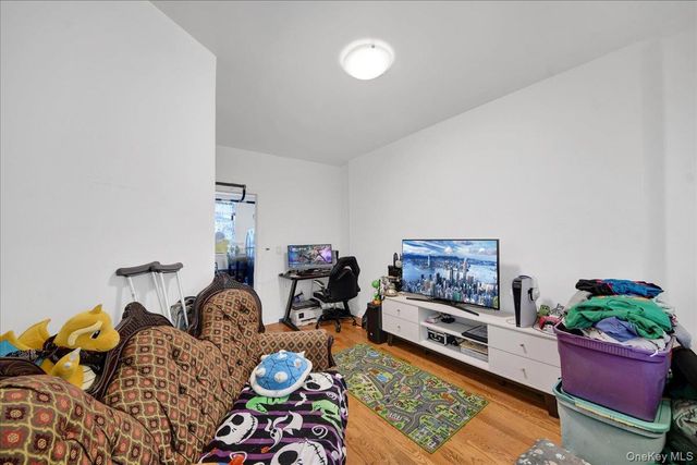 1748 Cross Bronx Expressway, Bronx, NY 10472