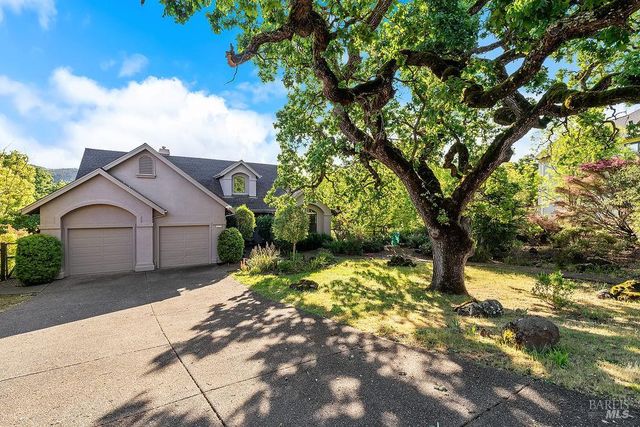 6271 Meadowstone Dr, Santa Rosa, CA 95409