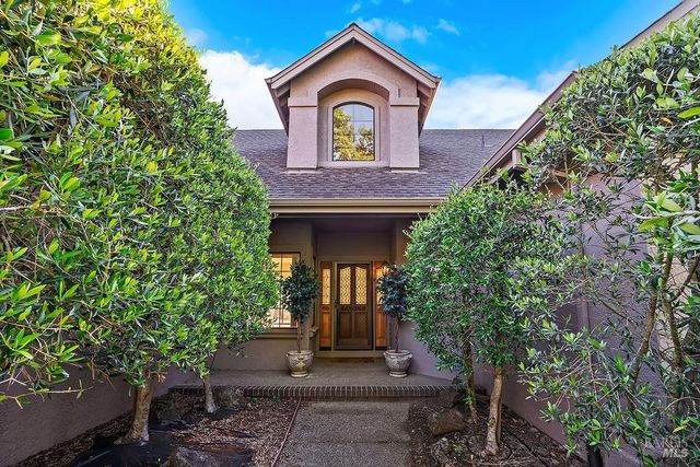 6271 Meadowstone Dr, Santa Rosa, CA 95409