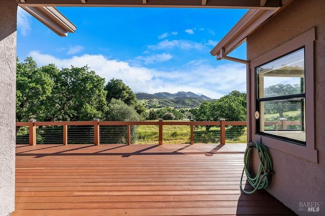 6271 Meadowstone Dr, Santa Rosa, CA 95409