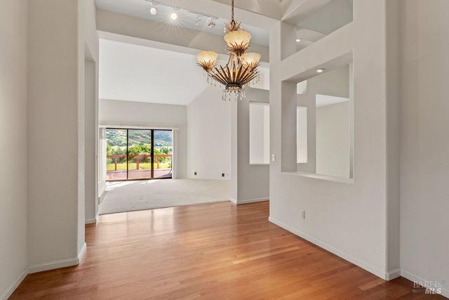 6271 Meadowstone Dr, Santa Rosa, CA 95409