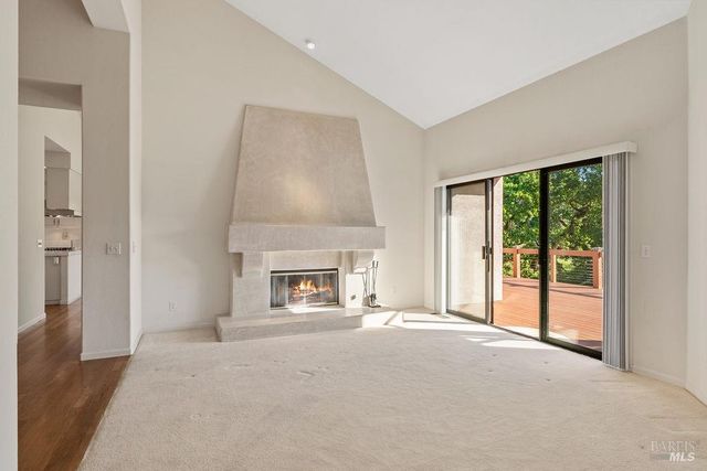 6271 Meadowstone Dr, Santa Rosa, CA 95409