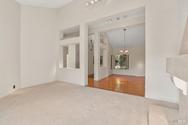 6271 Meadowstone Dr, Santa Rosa, CA 95409