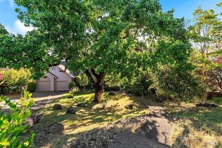 6271 Meadowstone Dr, Santa Rosa, CA 95409