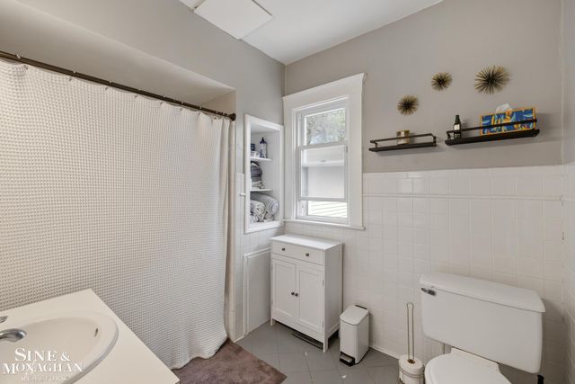 451 Saint Clair Avenue, Grosse Pointe, MI 48230
