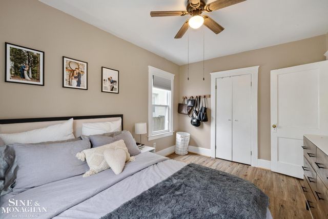451 Saint Clair Avenue, Grosse Pointe, MI 48230