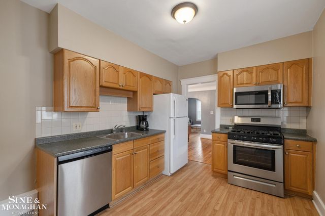451 Saint Clair Avenue, Grosse Pointe, MI 48230