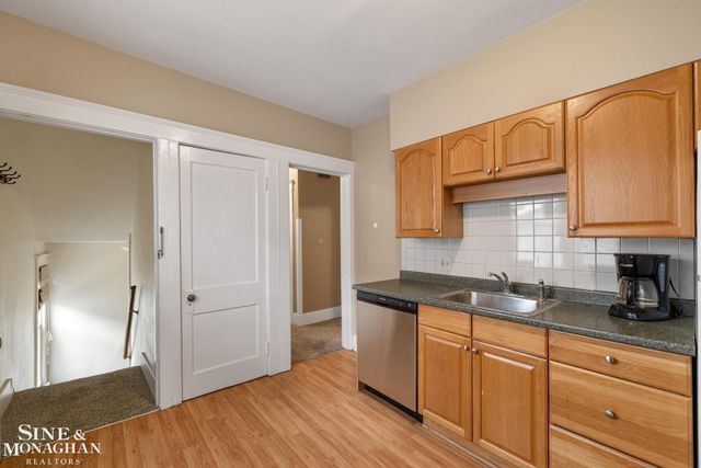 451 Saint Clair Avenue, Grosse Pointe, MI 48230