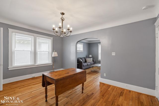 451 Saint Clair Avenue, Grosse Pointe, MI 48230