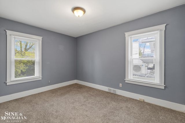 451 Saint Clair Avenue, Grosse Pointe, MI 48230