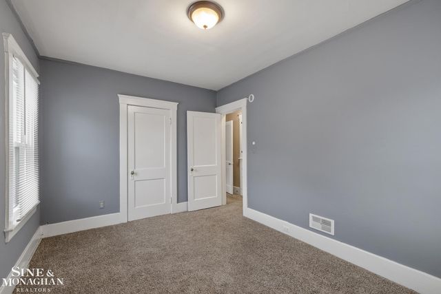 451 Saint Clair Avenue, Grosse Pointe, MI 48230