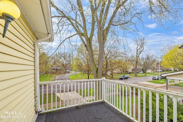 451 Saint Clair Avenue, Grosse Pointe, MI 48230