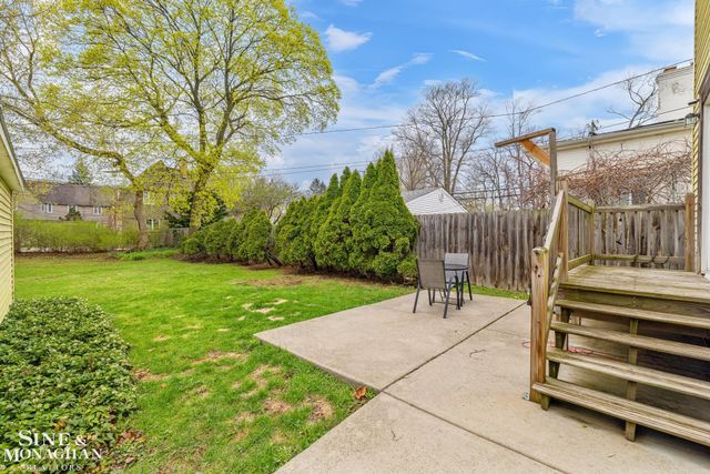 451 Saint Clair Avenue, Grosse Pointe, MI 48230