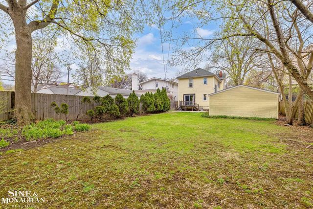 451 Saint Clair Avenue, Grosse Pointe, MI 48230