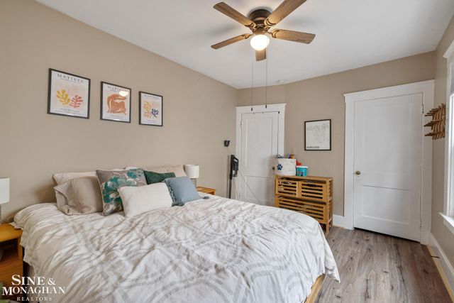 451 Saint Clair Avenue, Grosse Pointe, MI 48230
