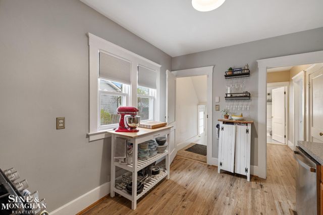 451 Saint Clair Avenue, Grosse Pointe, MI 48230