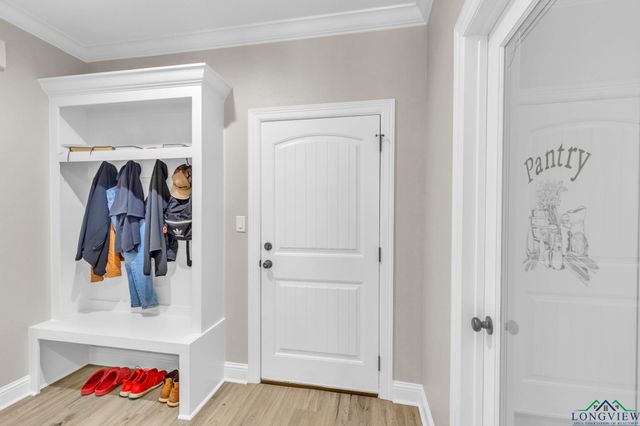 518 Johnson Rd., Winona, TX 75792