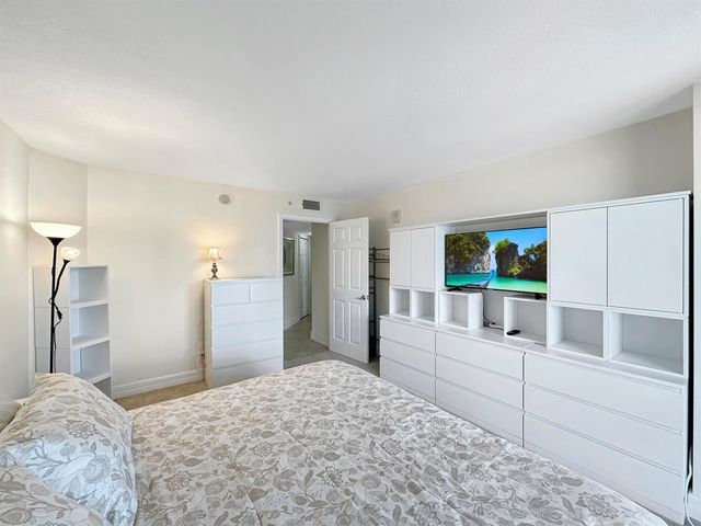 3000 N Ocean Drive 20-b, Singer Island, FL 33404