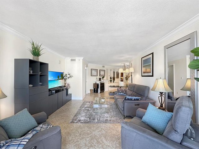3000 N Ocean Drive 20-b, Singer Island, FL 33404