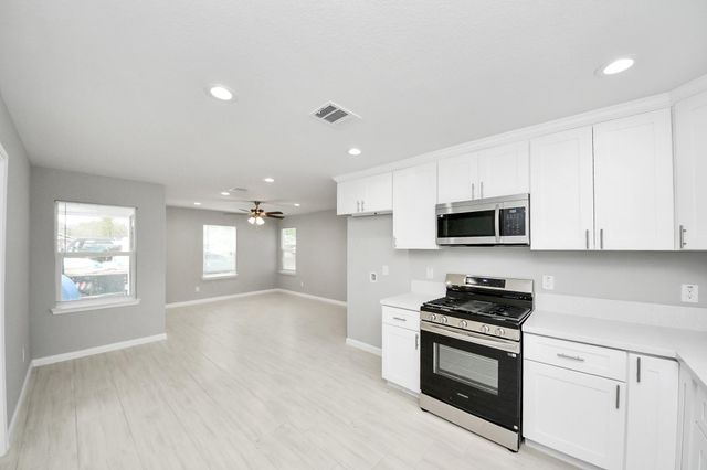 4842 Larkspur Street, Houston, TX 77033