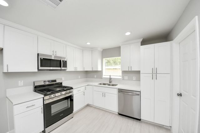 4842 Larkspur Street, Houston, TX 77033