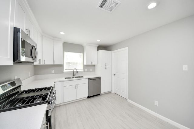 4842 Larkspur Street, Houston, TX 77033