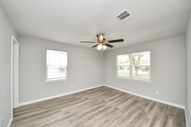 4842 Larkspur Street, Houston, TX 77033