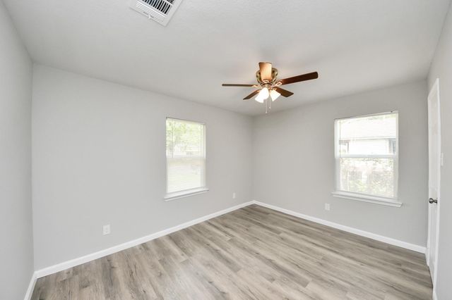 4842 Larkspur Street, Houston, TX 77033