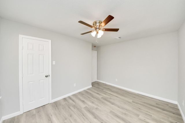 4842 Larkspur Street, Houston, TX 77033