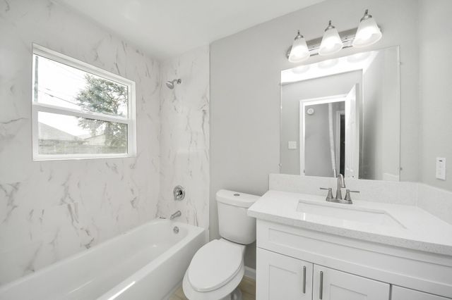 4842 Larkspur Street, Houston, TX 77033