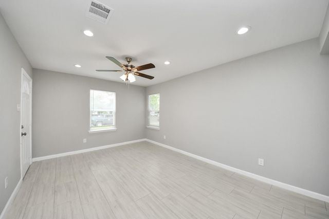 4842 Larkspur Street, Houston, TX 77033