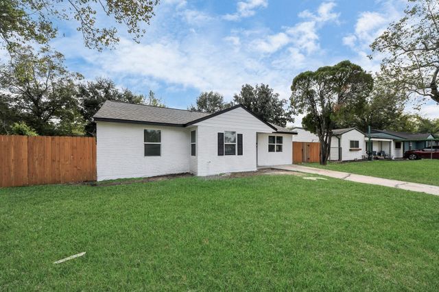 4842 Larkspur Street, Houston, TX 77033