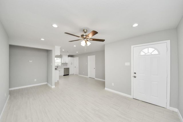 4842 Larkspur Street, Houston, TX 77033