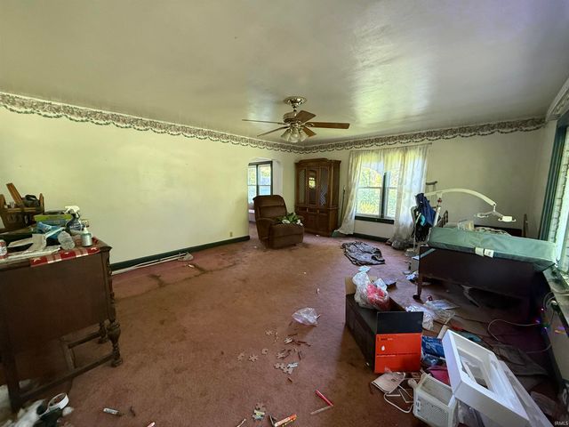 6402 N Folsomville Road, Boonville, IN 47601