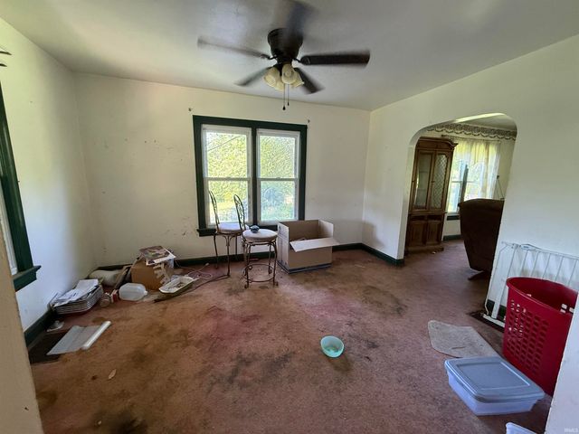6402 N Folsomville Road, Boonville, IN 47601