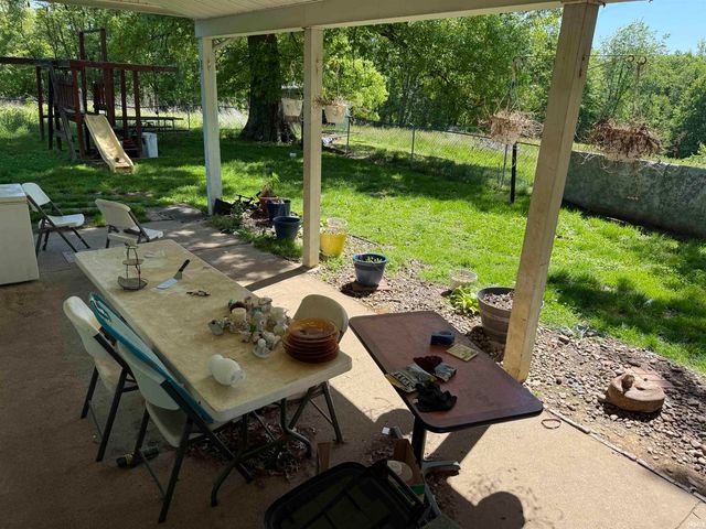 6402 N Folsomville Road, Boonville, IN 47601