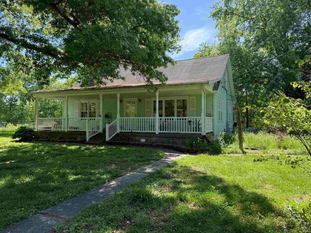 6402 N Folsomville Road, Boonville, IN 47601